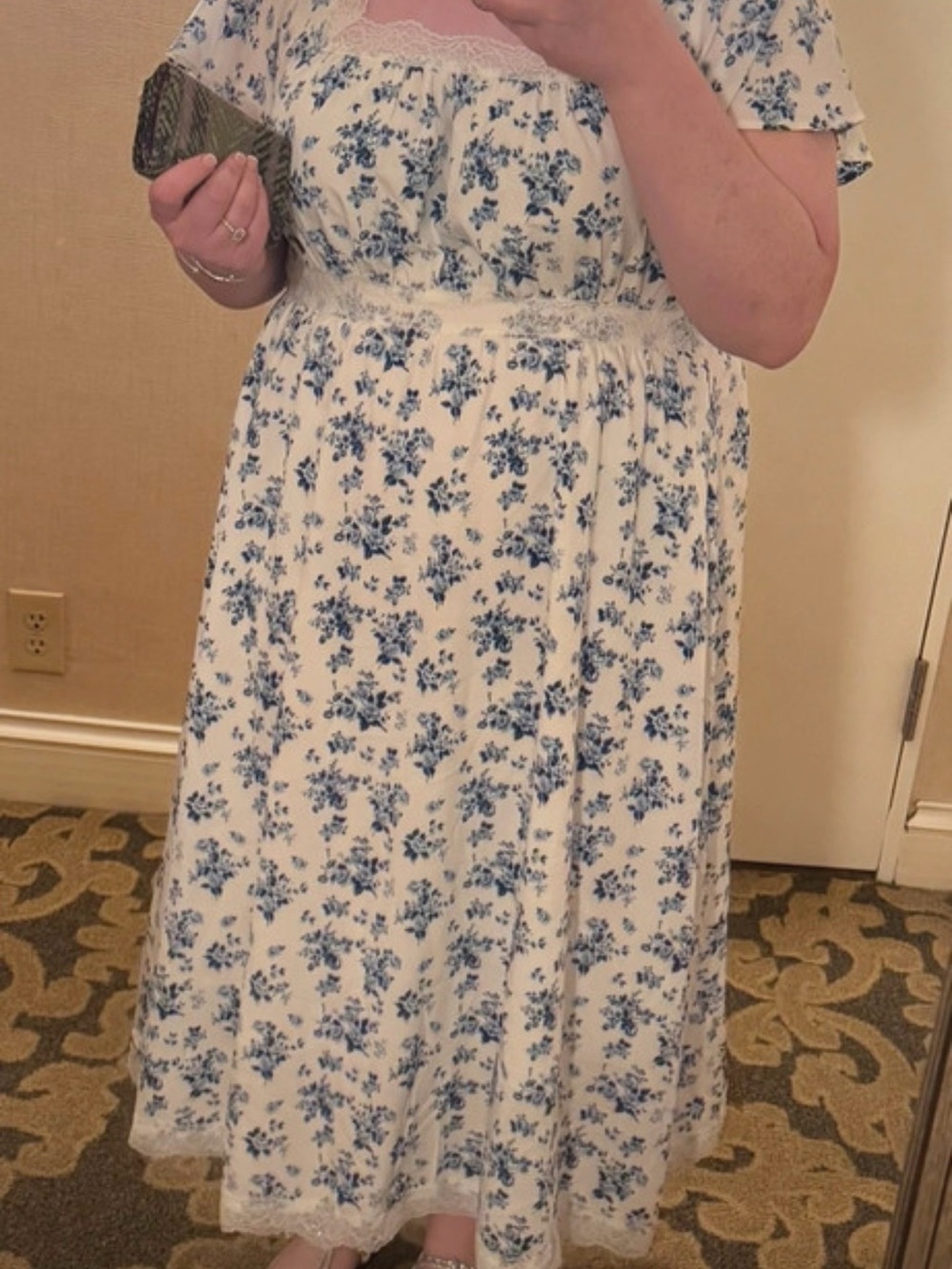 Women’s BloomChic White and Blue Floral Dress 14/16